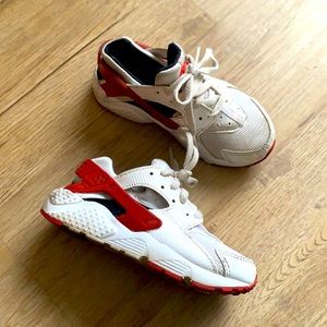 Boys nike huarache